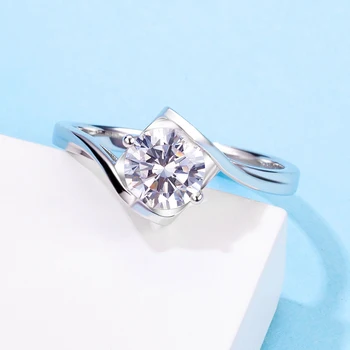 A romantikus, Angyal Csókja 925 ezüst gyűrű Kreatív design Moissanite gyűrű Eljegyzési Évfordulós Gyűrű 1ct kerek kiváló vágás